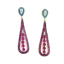 Pembe Zirkon ve Turkuaz Taşlı Sallantılı Lüks Gümüş Küpe Pembe Zirkon ve Turkuaz Taşlı Sallantılı Lüks Gümüş Küpe