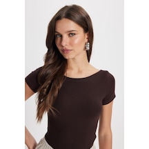 Tudors Kadın Slim Fit Dar Kesim Pamuklu Kayık Yaka Kısa Kollu Kahverengi Tişört-50531