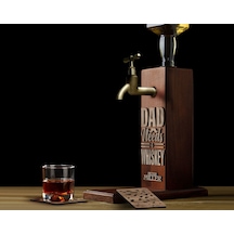 Bk Gift Kişiye Özel Kabartma İsimli Baba Tasarımlı Musluklu Ahşap Viski Standı-6 Viski Çeşmesi, Doğum Günü Hediyesi, Babaya Hediye Kobitmeyen138061 Bk