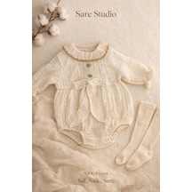 Sare Studıo Kız Bebek Müslin Tulum 4 Kat Müslin %100 Pamuk Özel Tasarım Butik Nakış Yaka Detaylı Çoraplı Set Bej