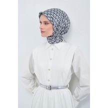 Armine Sura Saf İpek Eşarp 9556 - 81 Lacivert Beyaz Logo Desen lacivert