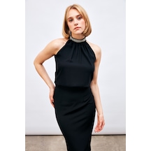 Sateen Yaka Aksesuarlı Kolsuz Bluz - Siyah