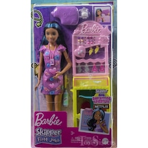 HKD78 BARBİE SKİPPER'IN TAKI STANDI OYUN SETİ