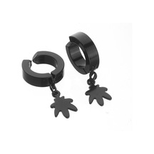 Erkek Küpe Çelik Sıkıştırmalı Siyah Yaprak Takı Aksesuar P24 T5 Çelik