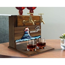 Bk Gift Kişiye Özel Kabartma Manzara Tasarımlı İsimli Çift Musluklu Doğal Ahşap İçki Standı-34, İçki Standı, Doğum Günü Hediyesi, Ev Hediyesi Bitmeyen