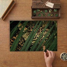 Yaprakların Arasından Bakan Leopar Tasarımı 240 Parça Ahşap Puzzle Ahşap Kutuda Mpy50009
