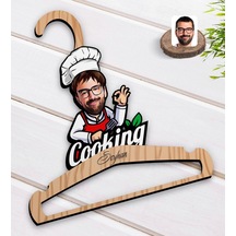 Kişiye Özel Erkek Chef Karikatürlü Standart Boy Ahşap Elbise Askısı-14