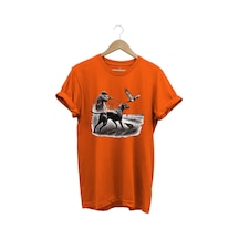 Avcılık Temalı Kuş Avı Ve Av Köpeği Baskılı %100 Pamuk Regular Fit Turuncu T-shirt Turuncu