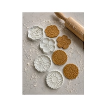 4'lü Çiçek Desenli Kurabiye Ve Hamur Kalıbı Seti - 5-7 Cm Antik Çiçek Modelleri