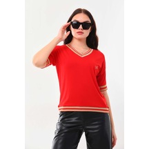 Sistas Kadın V Yaka İşlemeli Çizgi Detaylı Kısa Kol Penye Bluz 23040 Kırmızı