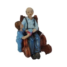 Sandalyede Oturan Dede Ve Torun Biblo 12 10 Cm