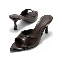 Giamgia Store Kadın Rugan Sivri Burun Tek Bantlı İnce Topuklu Stiletto Terlik Abiye Ayakkabı-2279 Kahverengi Yankee