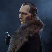 Sideshow Collectibles Van Helsing Premium Format Figure 300376 Horror Classics / Dracula 1958 / Peter Cushing