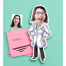 Kişiye Özel Bayan Doktor Karikatürlü Ahşap Magnet-1 Çok Renkli