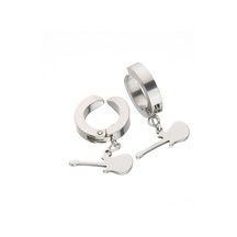 Sallanan Gitar Sıkıştırmalı Erkek Küpe Çelik Takı P24 T5