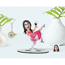 Kişiye Özel Kadın Patroniçe Karikatürlü 3D Ahşap Biblo Ve Isimli (473843205)