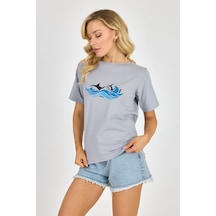 Yapay Zeka Tasarım Dijital Özel Baskılı %100 Pamuklu Penye Regular Fit T-shirt Gri