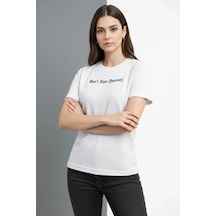 Kadın Wafıl Kumaş Tişört Regular Kalıp Bisiklet Yaka Baskılı Günlük Basic T-shirt - Beyaz Beyaz