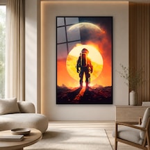 Güneş Önünde Yürüyen Astronot Siyah Çerçeveli Cam Tablo