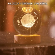 Kız Figürlü Sarı Cam Küre Işıklı Büyük Boy Ahşap Standlı Dekor Standart