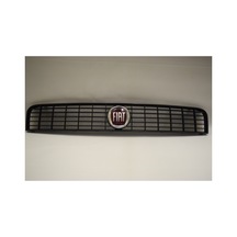 Grande Punto Uyumlu Ön Panjur Ve Arması Kırmızı Armalı Marka