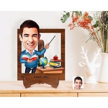 Kişiye Özel Erkek Sınıf Öğretmeni Karikatürlü Ahşap Standlı 3D Bi