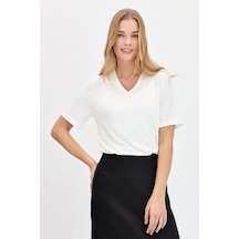 Desen Triko Kadın V Yaka Flamlı Kumaş Basic T-shirt Kmy24085 Ekru