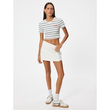 Koton Crop Tişört Bisiklet Yaka Slogan İşlemeli Slim Fit Ekru Çizgili 4sal11057ık Ekru