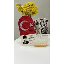 2026 Atatürk Takvimi, Atatürk Temalı, Masa Üstü Ahşap Standlı, Türk Bayrağı Tasarımlı,
