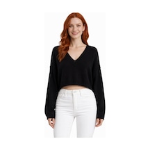 Neden Tekstil Siyah V Yaka Crop Triko Bluz