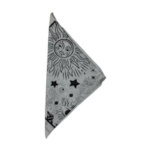 Bandana Atmosfer Desenli Kare Beyaz