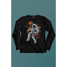 Uzayda Satürn Gezegeni Yanında Basketbol Oynayan Astronot Uzun Kollu Tişört Baskılı Çocuk T-shirt 001