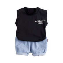 Siyah Yaz Erkek Bebek Kız Rahat Kolsuz Mektup Dinozor Baskı Yelek Üstleri + Şort Takım Elbise Kostüm Seti Siyah