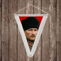 Askeri Üniformalı Atatür Ve Türk Bayrağı Beyaz Saçaklı Üçgen Flama Bayrak Hatıra Flama Ata80 Diğer
