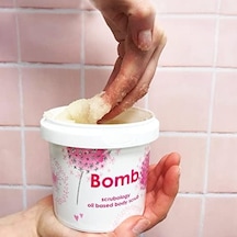 Bomb Cosmetics Scrubology Vücut Peeling 400g