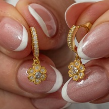 Gümüş Sallantılı Gold Minimal Çiçek Kadın Küpe Gold