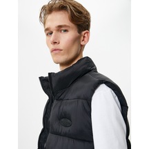 Koton Şişme Yelek Kolsuz Fermuarlı Dik Yaka Etiket Baskılı Cep Detaylı Siyah 4sam20023hw Siyah