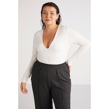 ETHIQUET MARJABB Kadın Slim Fit Dar Kesim Vücudu Tamamen Saran Çıtçıtlı V Yakalı Ekru Büyük Beden Bluz