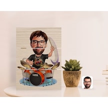 Kişiye Özel Erkek Baterist Karikatürlü Otantik Masaüstü Ahşap Pal