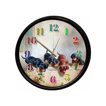 Sevimli Yavru Dachshund Köpekler Dekoratif Duvar Saati 28 Cm Sessiz Mekanizma Çok Renkli