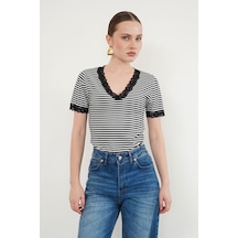 Verymoda D 3006 Yaka Ve Kol Ucu Güpür V Yaka T Shırt - D3006 Siyah