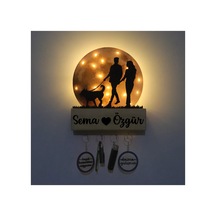 Led Işıklı Pleksi Dolunay Kişiselleştirilebilir Biblo Silvia Köpek Gezdiren Çift Anahtar Askılığı Sarı - 737336706