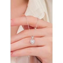 Tmt Silver Gümüş Pırlanta Modeli Beyaz Zirkon Taşlı Kalp Kalpli Kolye