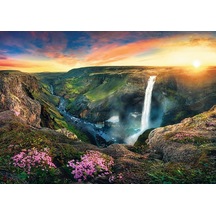 Trefl 27091 İzlanda Haifoss Şelalesi 2000 Parça Puzzle