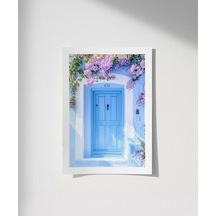 Çerçevesiz Poster Çiçeklerin Ardındaki Kapı