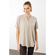 Desen Triko Kadın Yakası Düğmeli Penye T-shirt 25764 Bej Bej