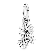 Nur Silver Sallantılı Çiçek Gümüş Charm Nur-bl12434