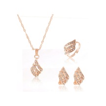 Amore Kristal Taşlı Kolye Küpe Yüzük Gelin Düğün Hediye Moda Rose Takı Seti Rose Gold