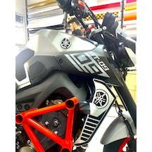 Yamaha MT-09 Sticker
