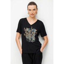 Desen Triko V Yaka Önü Pul Payet İşlemeli Penye Kadın T-shirt 26838 Siyah